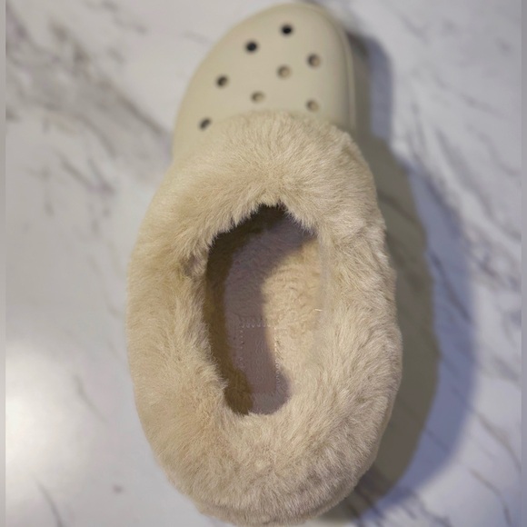 Cozy Beige Fur-Lined Clogs - Picture 2 of 5